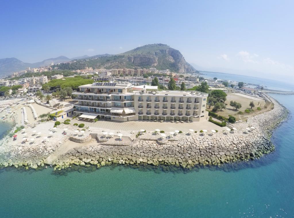 Отель Grand L'approdo 4*